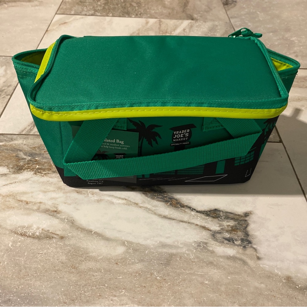 NEW WITH TAGS Green Trader Joe’s Mini Insulated Bag